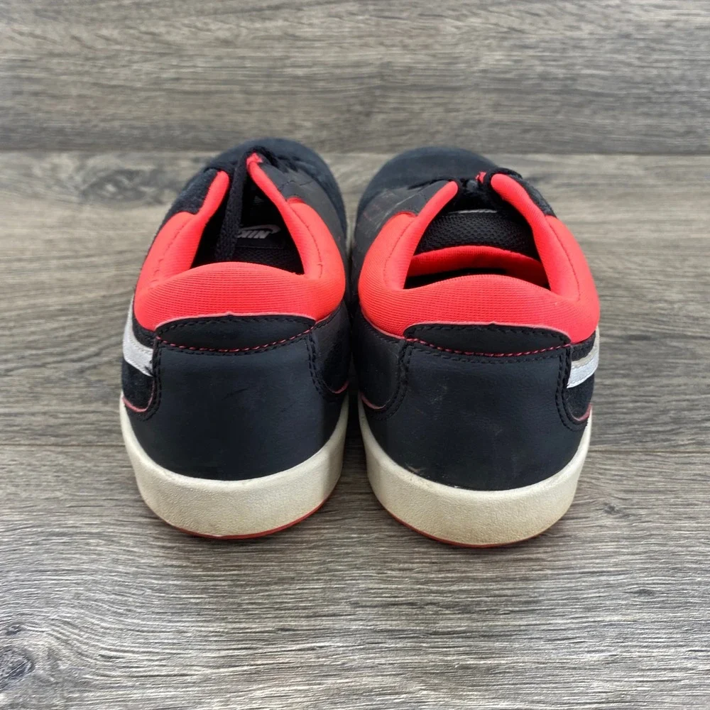 Nike SB Eric Koston SE Skateboard Shoes Boys 6.5Y Black Red 579778-016 Suede